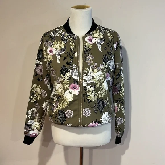 Emma & Posh - women’s floral Bomber jacket olive purple, black and white size s - Picture 10 of 11